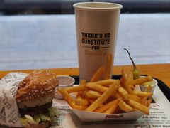 -The Habit Burger Grill 哈比特汉堡(复兴soho店)