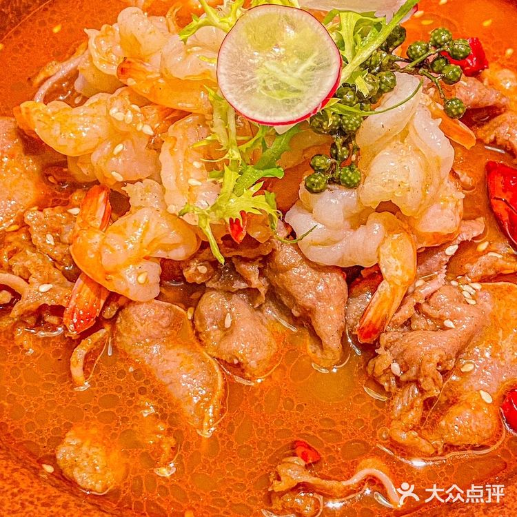 品武汉味道|汉街古风餐厅天花板