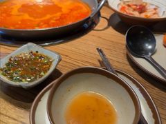 -野山舂·贵州现舂酸汤火锅(鸿通城店)