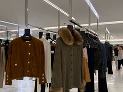 -SAINT LAURENT(海港城店)