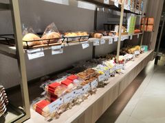 自助取餐区-顶东面包花园·生日蛋糕(世博店)