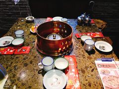 -沪小二炭火蛙锅(淮海中路美食不夜城店)