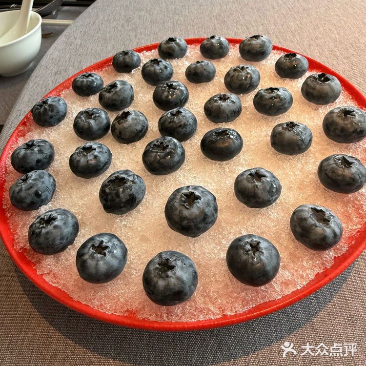 新鲜的富贵虾虾头里还有虾黄