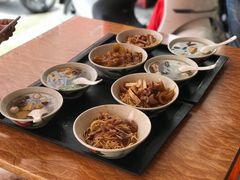 -松树干拌面店
