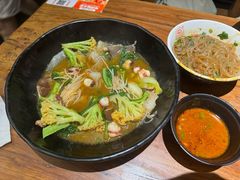 -万记麻辣烫国展总店