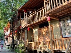 -天门沟九州驿站树上汤泉