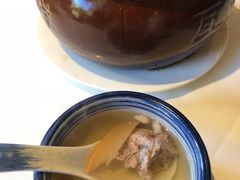 -八府香鸭·啫啫煲(华山路店)