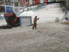 -乔波室内滑雪场