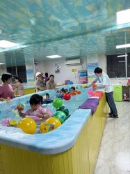 -小鸭先知婴儿游泳馆