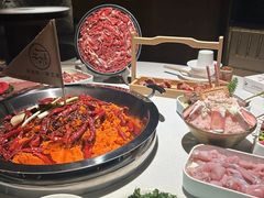 -茅草房·河畔园林火锅