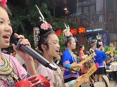 -刘姐啤酒鱼民族演艺餐厅(西街总店)