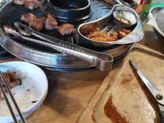 -江南猪肉商会无限续吃(弘大店)