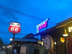-席娜卡琳火车铁道夜市