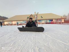 -十三陵雪世界滑雪场