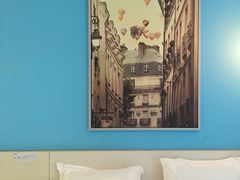 -卡罗酒店(东门晒布地铁站店)