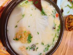 蒙自过桥米线-麦麦山云南菜(复地活力城店)