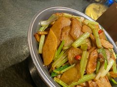 -靠山屯东北农家菜(八龙桥雅苑店)