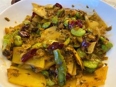 酸腌菜炒土豆片-云腾食府·云南菜