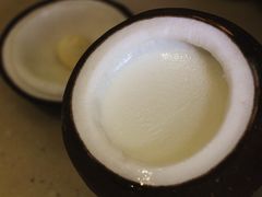 -志龙皇冠吃货椰子铺