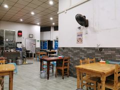大堂-雷祖芳老妈蹄花店