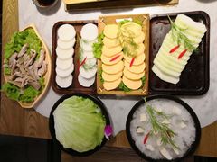 -尚尚仙·酸汤猪手·猪肚鸡火锅(华联万柳购物中心店)