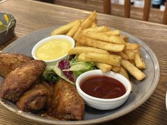 香炸鸡翅配薯条-Money Shops(愚园路店)