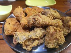 -BHC炸鸡(明洞总店)