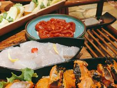-老牌坊云南鱼豆花火锅(爱建店)