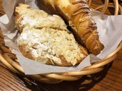 杏仁羊角-麦田工坊(月湖店)