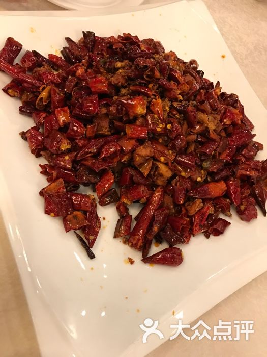 辣子鸡稍稍有点炸过火 不辣 ,毛血旺内容丰富,三峡鱼 刺儿