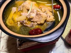 -赋石水库船头鱼红房子饭店