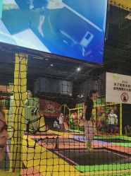 -蹦蹦跳跳(新奥购物中心店)