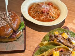 -三勾JJJ Burger&Coffee(梅溪湖店)