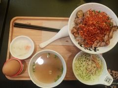 -熊吞·大碗丼烧肉饭(济宁万达广场店)