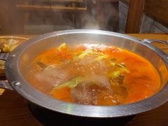 -野山舂·贵州现舂酸汤火锅(鸿通城店)