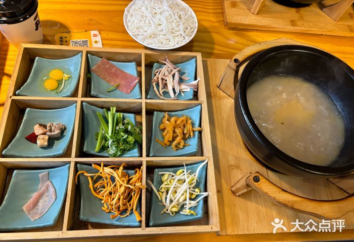 勺子米线·云南传统小吃市集(四方街店)图片