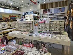 -美式眼镜·授权蔡司.依视路.尼康.豪雅.明月(人民广场店)