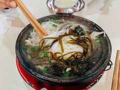 -刚砂锅鸡丝米线