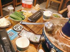 -毛辣果·贵州红酸汤牛肉火锅(西单店)