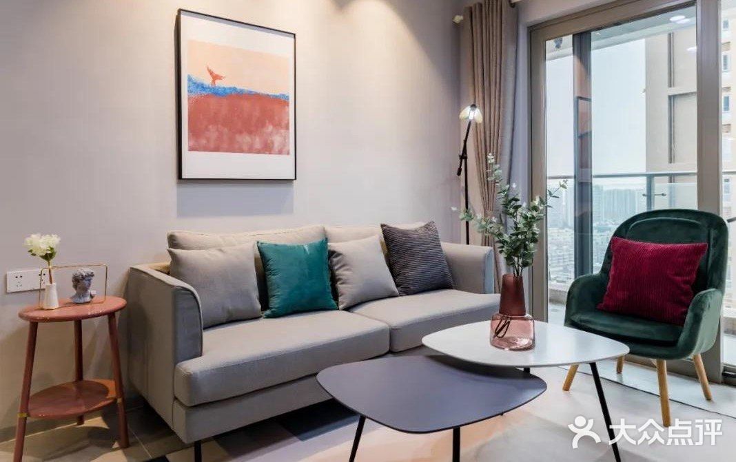 搭配北欧风格家具,打造出简约而温馨舒适的家居空间