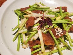榆耳藜蒿小炒-七色云蔬食(喜邻里店)