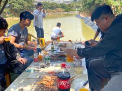 -牙山果园·烧烤野炊·钓鱼团建·烤全羊