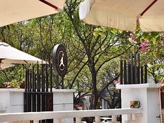 -Mark&Mars Restaurant