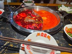 -憨孃孃·重庆老火锅(红山黑金店)