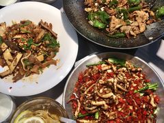 -费大厨辣椒炒肉(黄兴中心广场店)