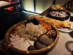 -尚尚仙·酸汤猪手·猪肚鸡火锅(华联万柳购物中心店)