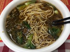 辣手汤面加青菜加咸菜肉丝-辣肉面大王(天平路店)