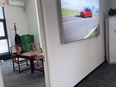 -北亚国超特斯拉授权钣喷中心