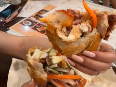 -Bánh Mì Huynh Hoa