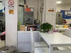 大堂-再回首鸡肉米线(人民路一店)